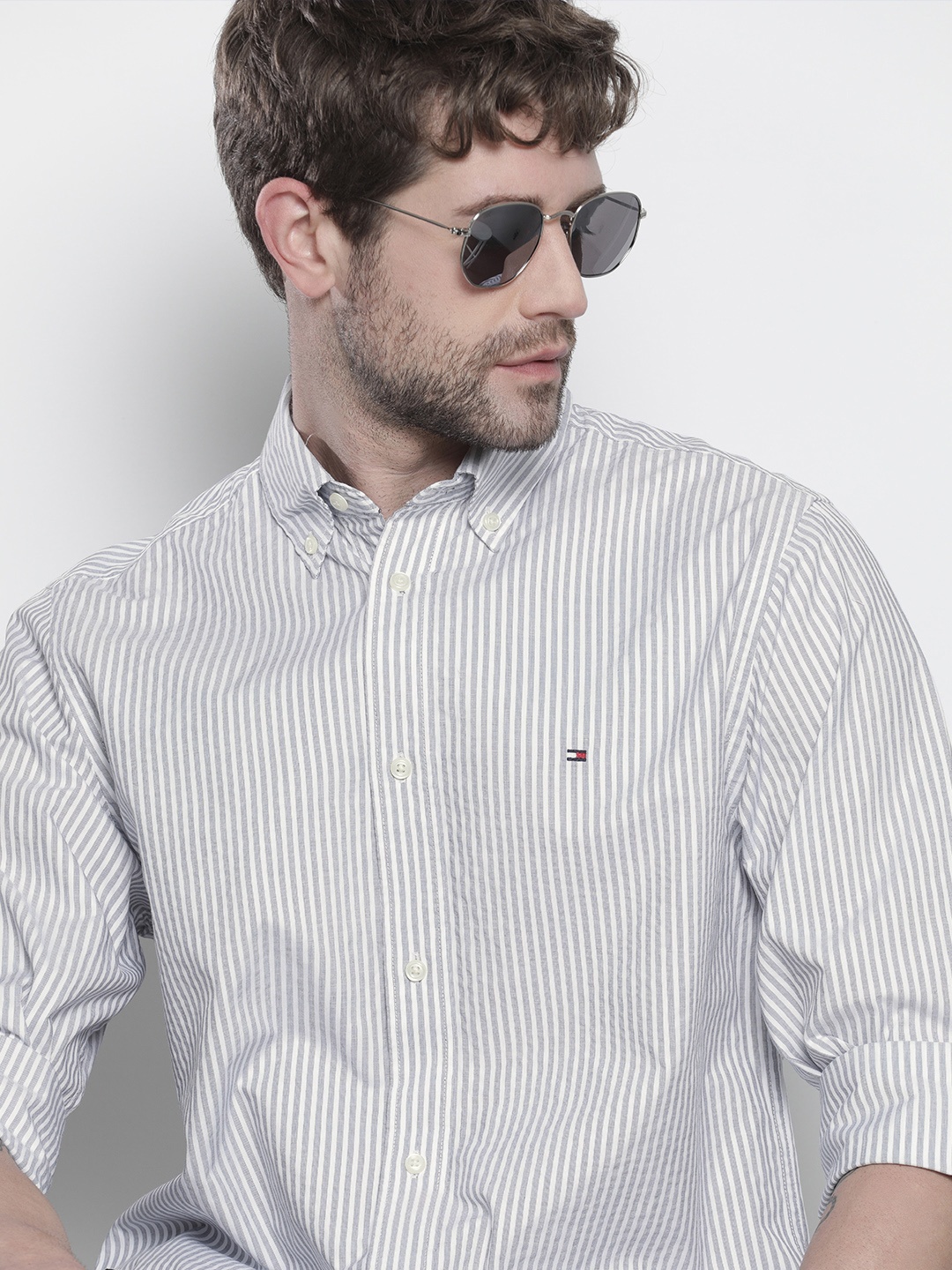 

Tommy Hilfiger Men White And Navy-Blue Pinstriped Cotton Casual Shirt