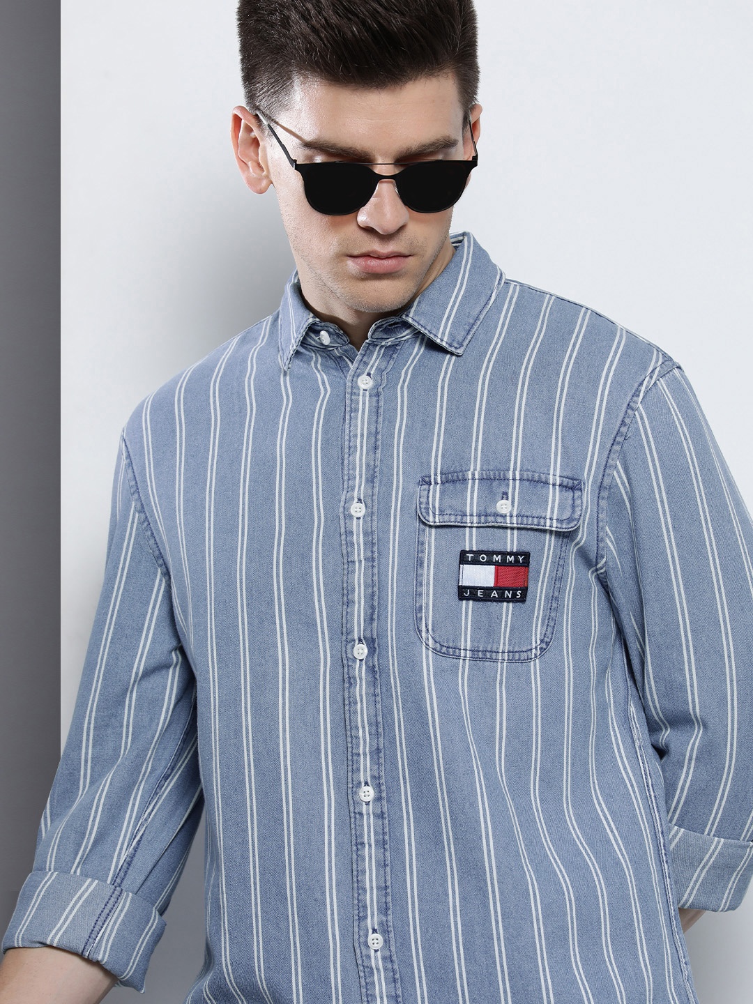 

Tommy Hilfiger Men Blue And White Striped Pure Cotton Casual Denim Shirt