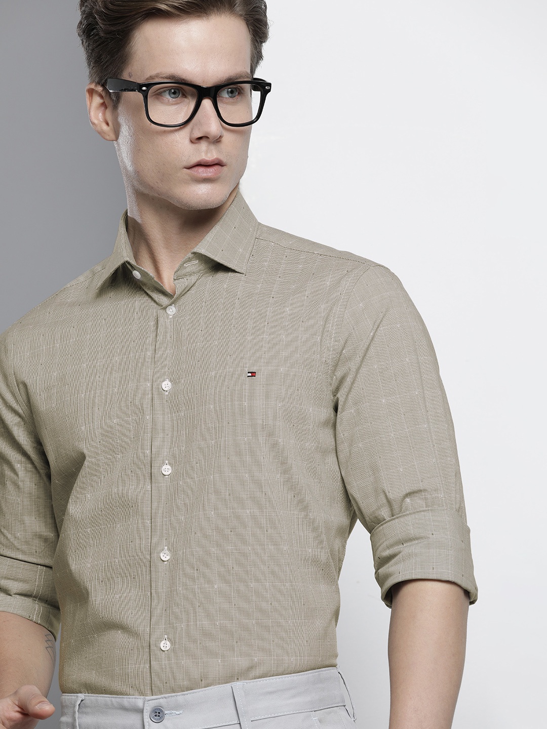 

Tommy Hilfiger Men Green Checked Sli Fit Formal Shirt