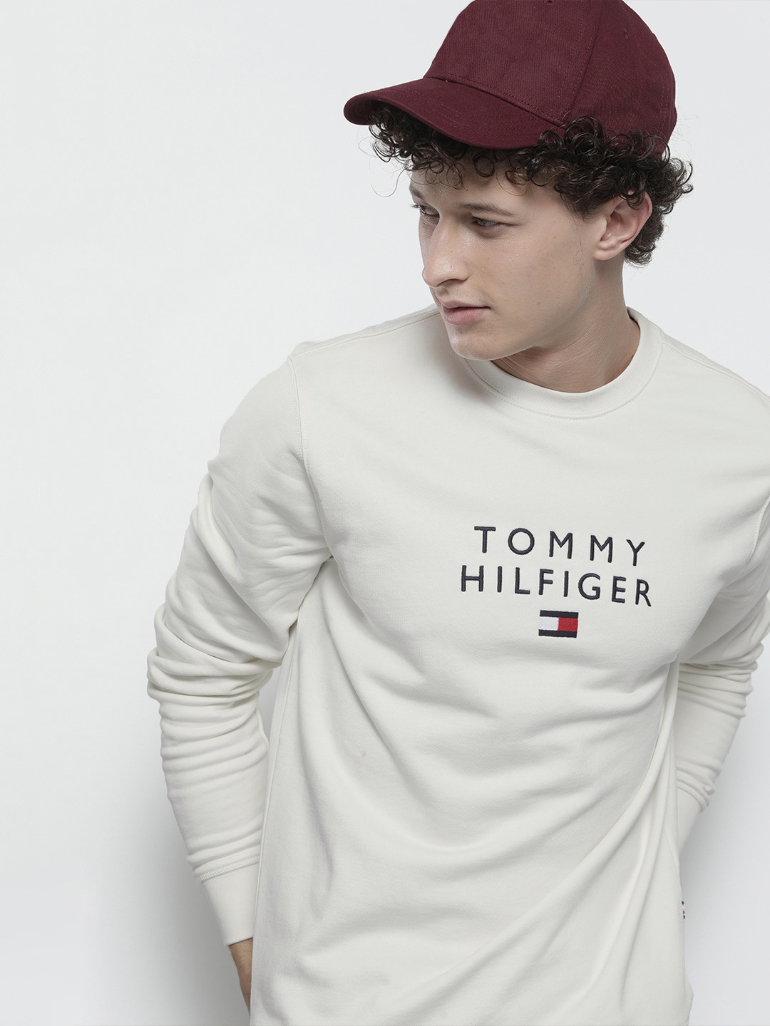 

Tommy Hilfiger Men White Organic Cotton Embroidered Detail Sweatshirt