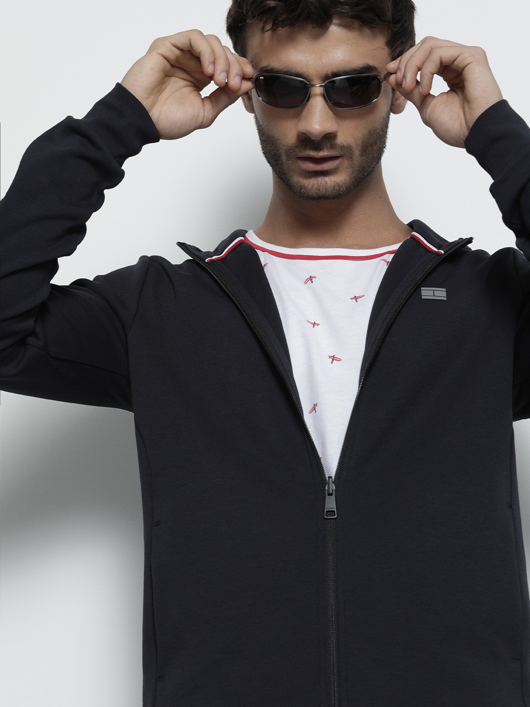 

Tommy Hilfiger Men Navy Blue Solid Hooded Front-Open Sweatshirt