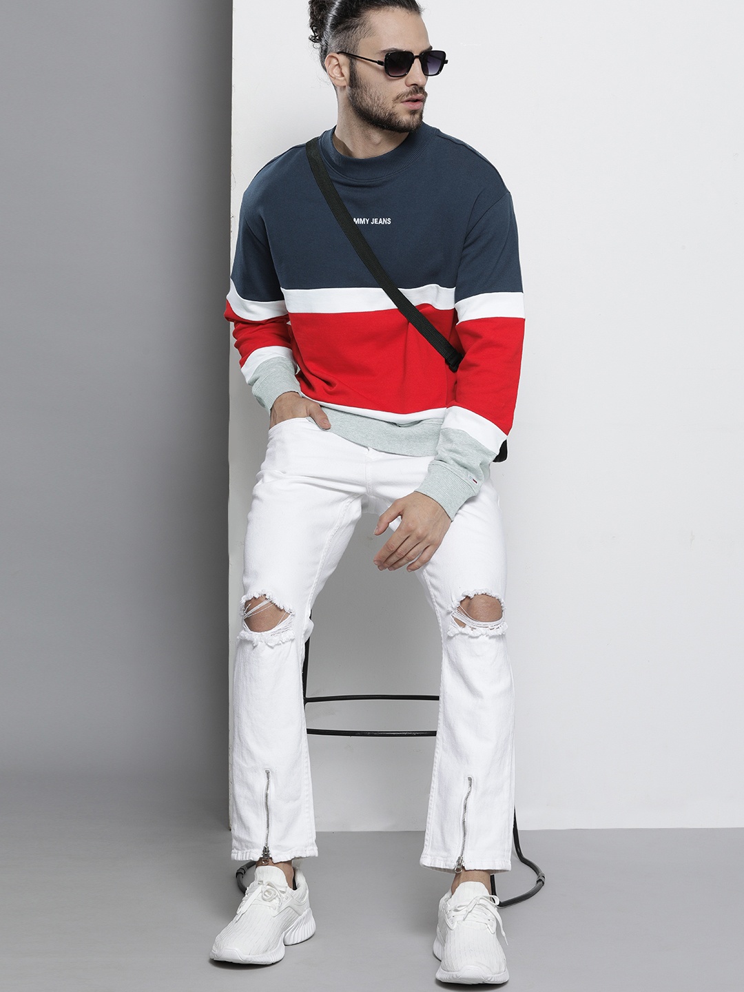 

Tommy Hilfiger Men Multicoloured Colourblocked Sweatshirt, Multi