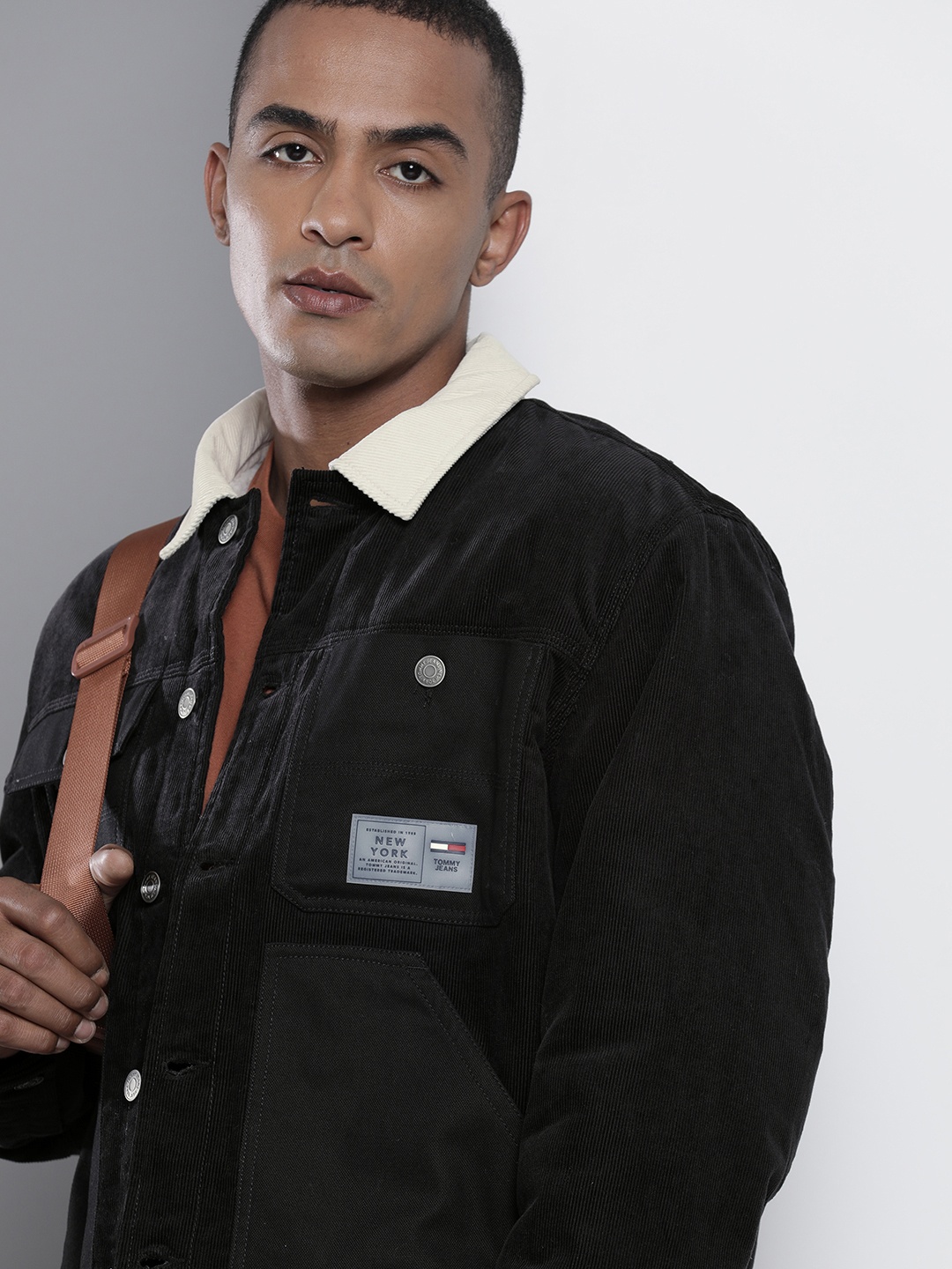 

Tommy Hilfiger Men Black Solid Tailored Jacket