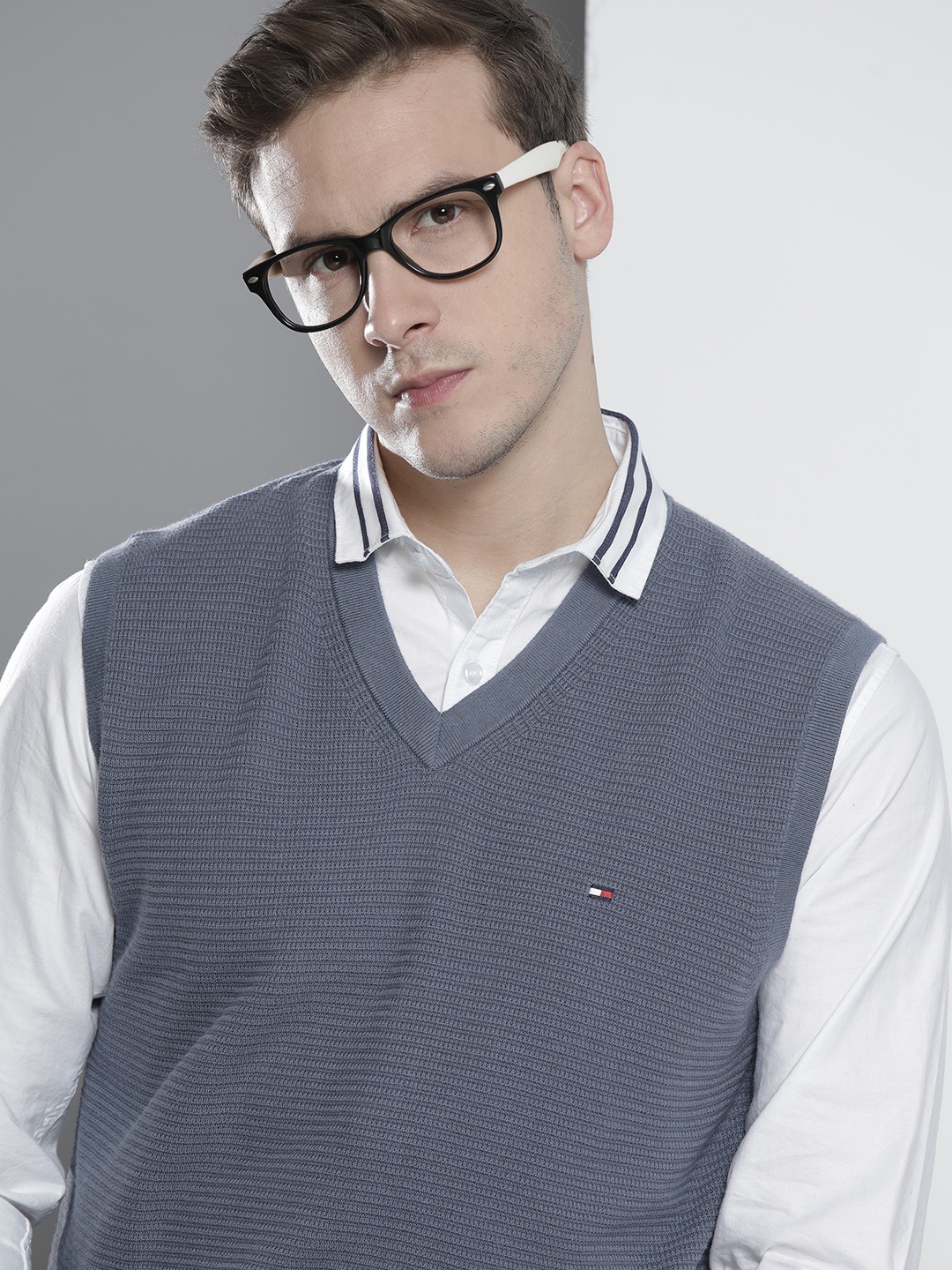 

Tommy Hilfiger Men Blue Organic Cotton Self-Design Sweater Vest