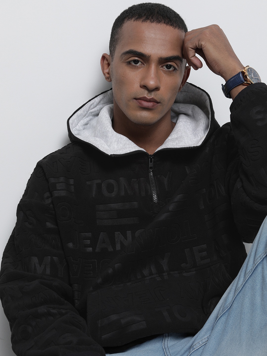 

Tommy Hilfiger Men Black Printed Hooded Sweatshirt