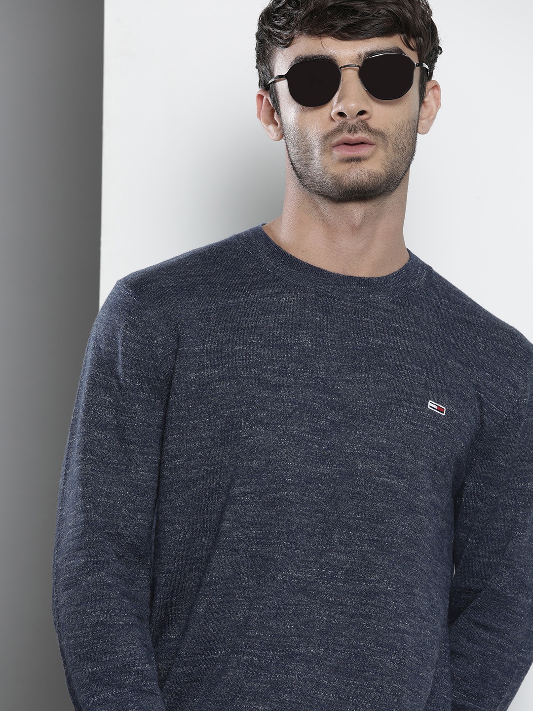 

Tommy Hilfiger Men Navy Blue Melange Pullover