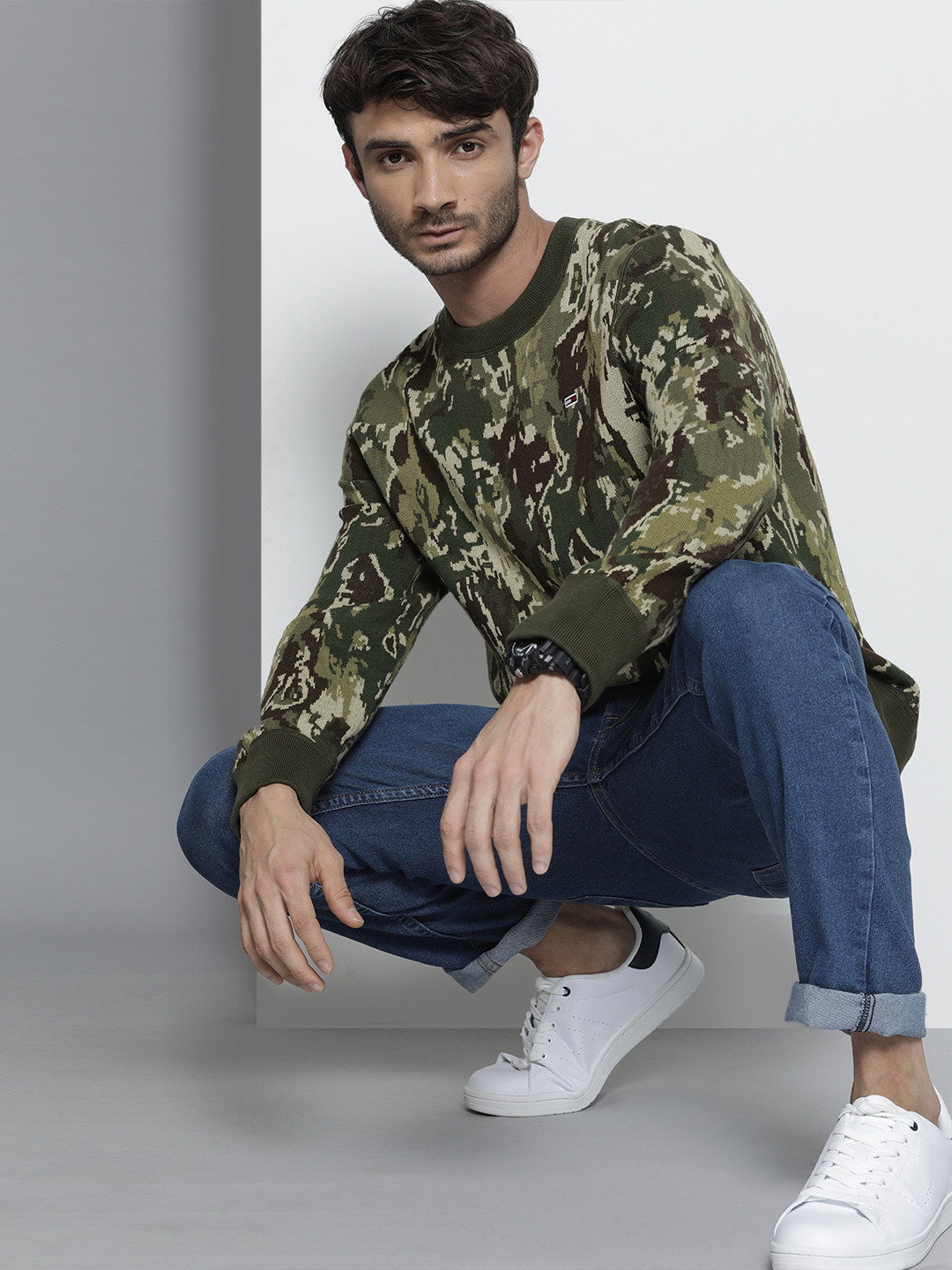 

Tommy Hilfiger Men Olive Green & Brown Camouflage Printed Pure Cotton Pullover Sweater