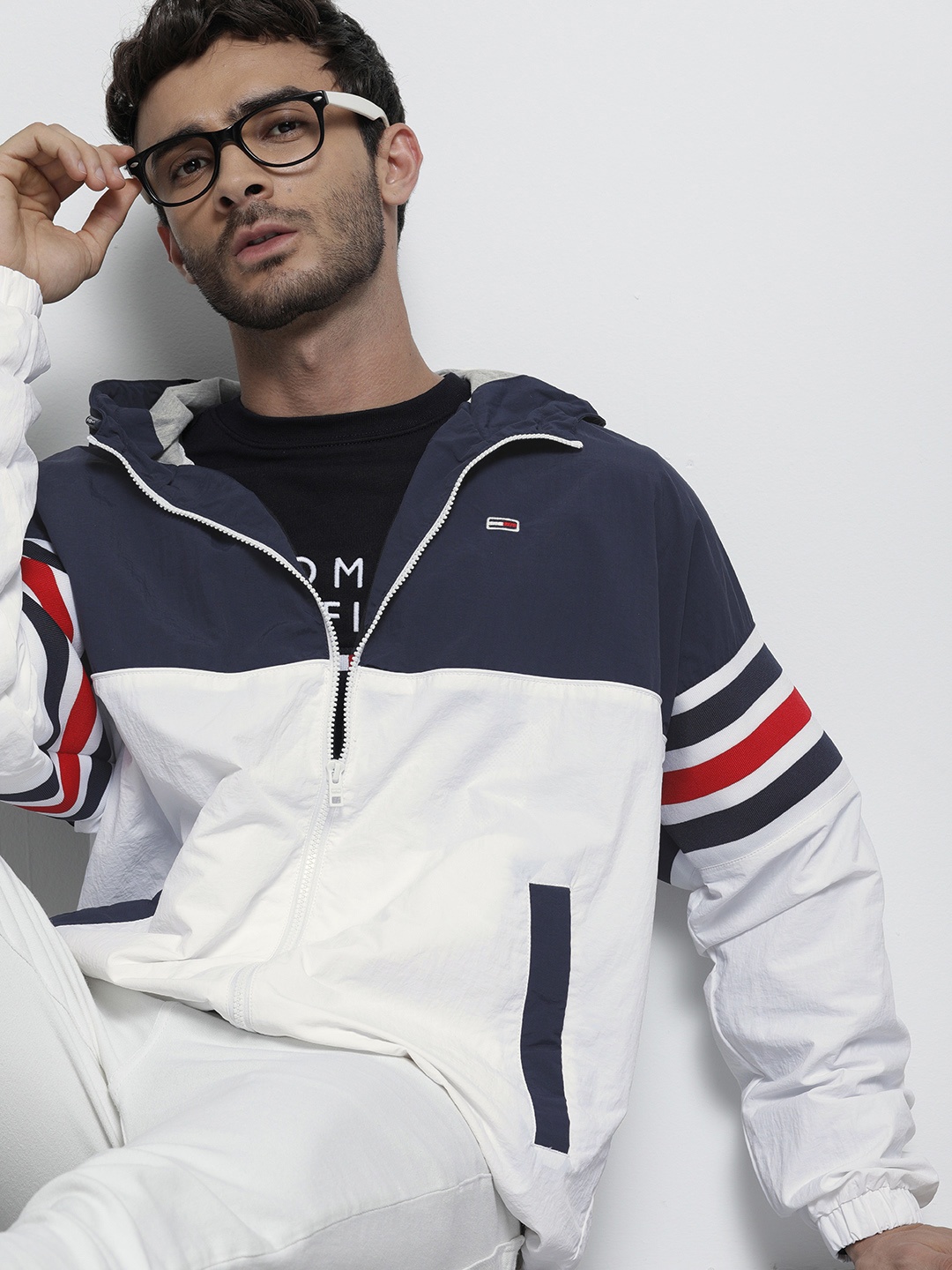 

Tommy Hilfiger Men White& Navy Blue Colourblocked Sporty Jacket