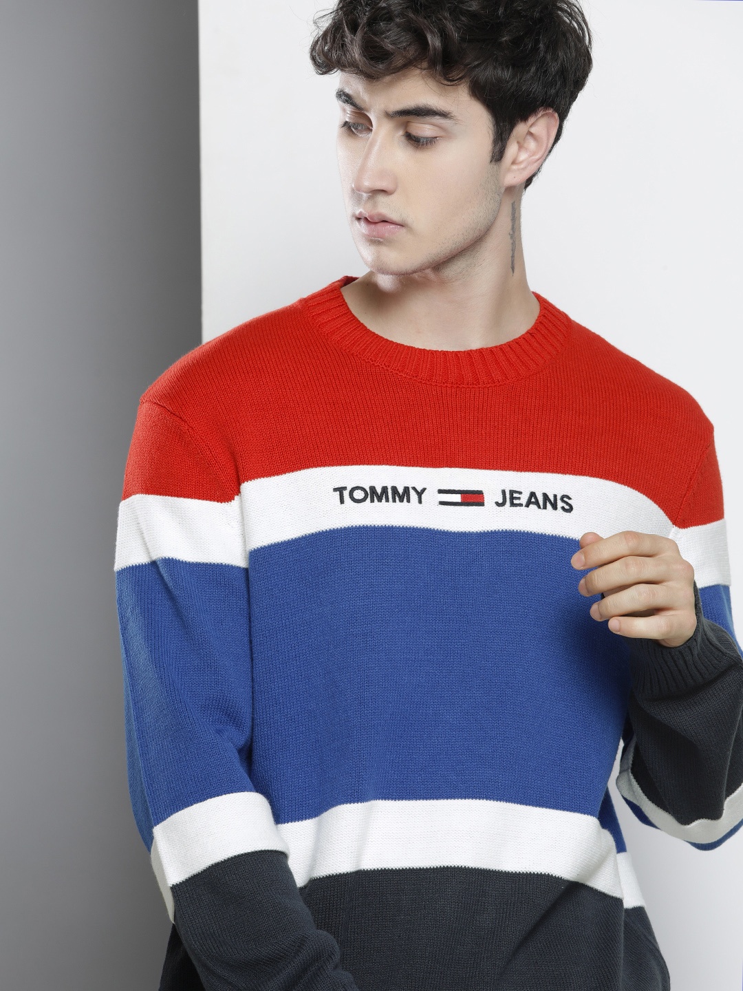 

Tommy Hilfiger Men Multicoloured Colourblocked Pullover Sweater, Multi