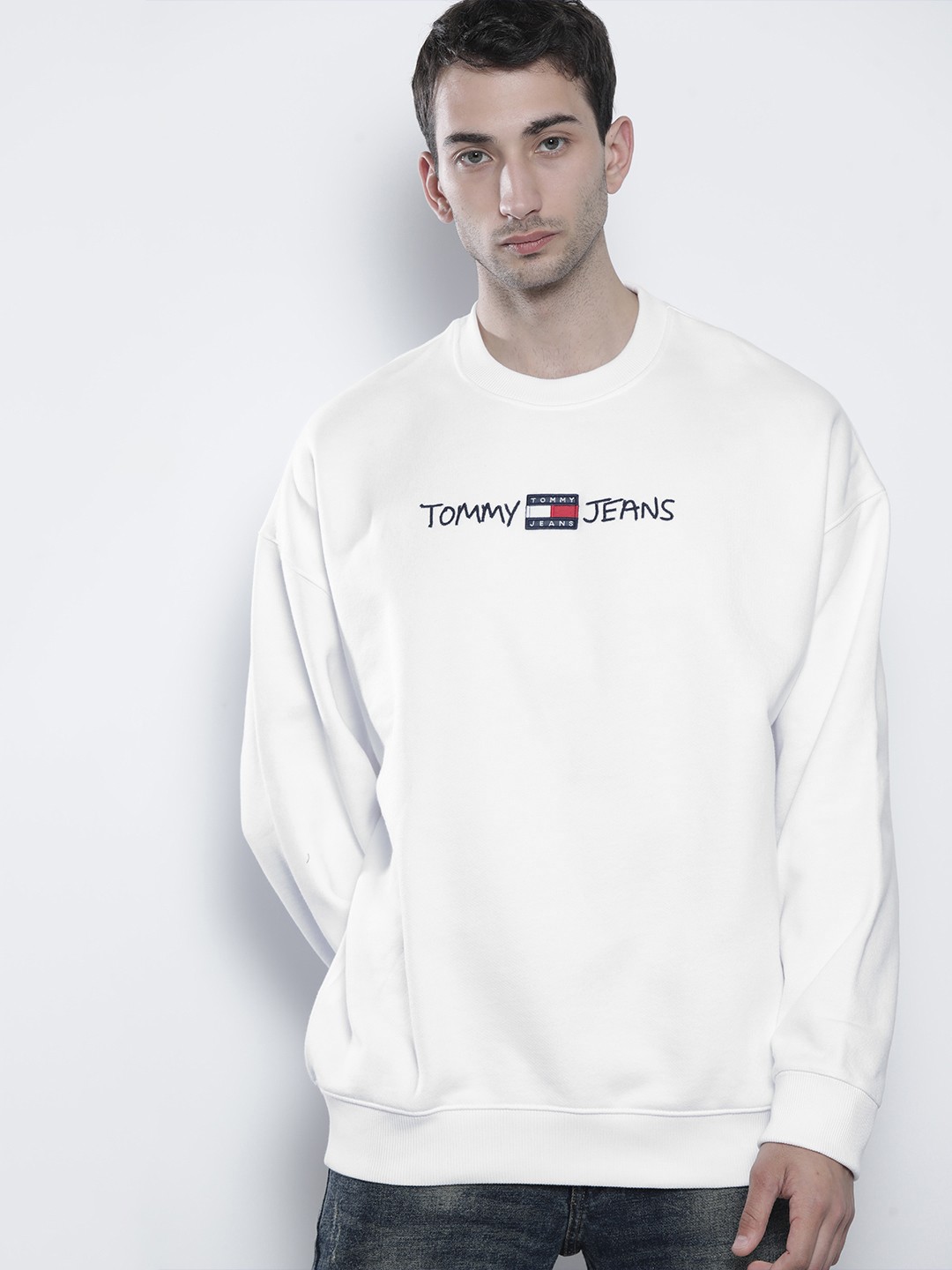 

Tommy Hilfiger Men White & Navy Blue Brand Logo Embroidered Cotton Sweatshirt