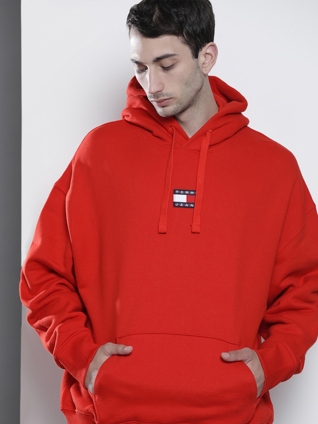 

Tommy Hilfiger Men Red Applique Hooded Sweatshirt
