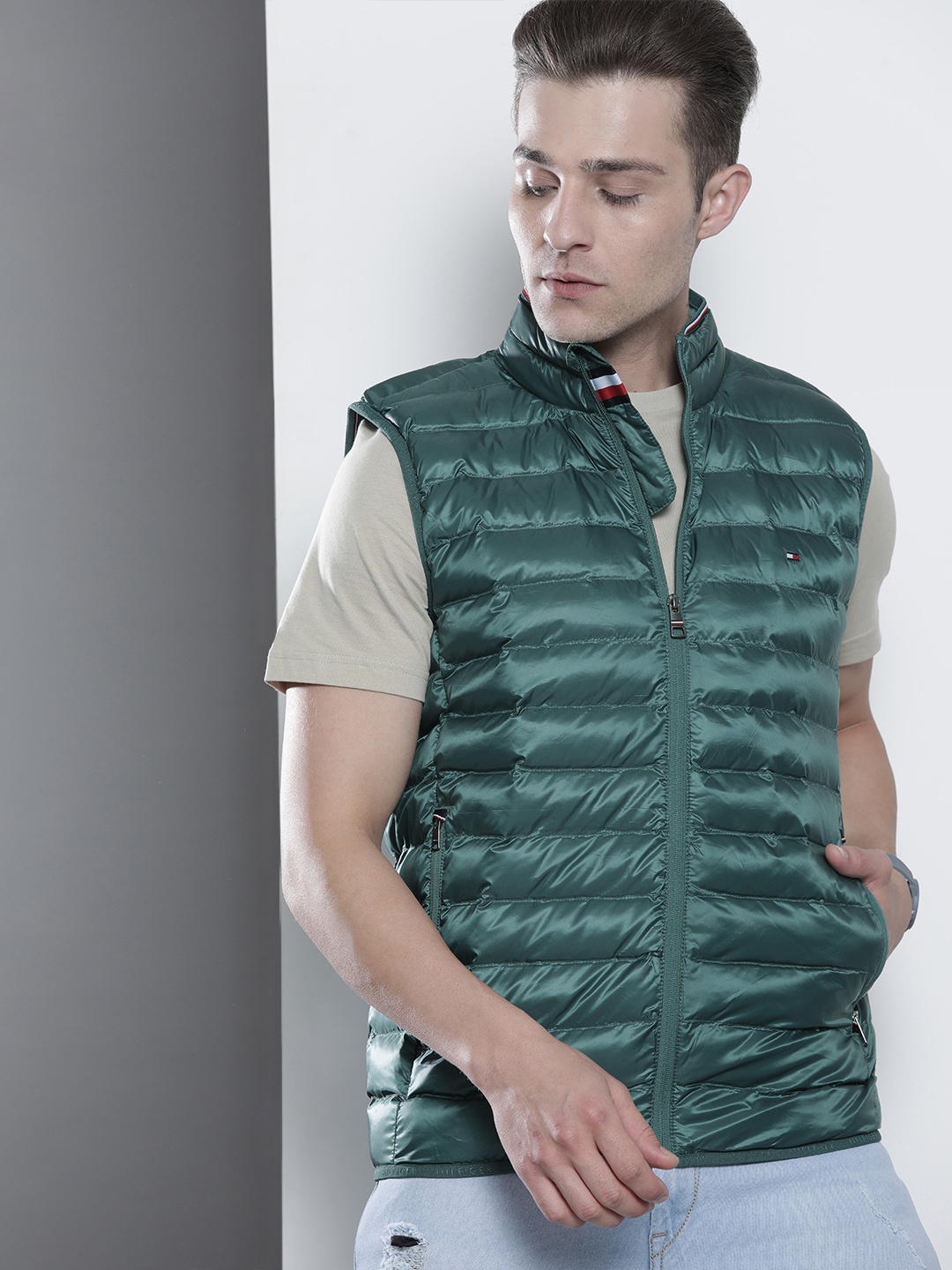 

Tommy Hilfiger Men Sea Green Solid Lightweight PACKABLE CIRCULAR Puffer Jacket