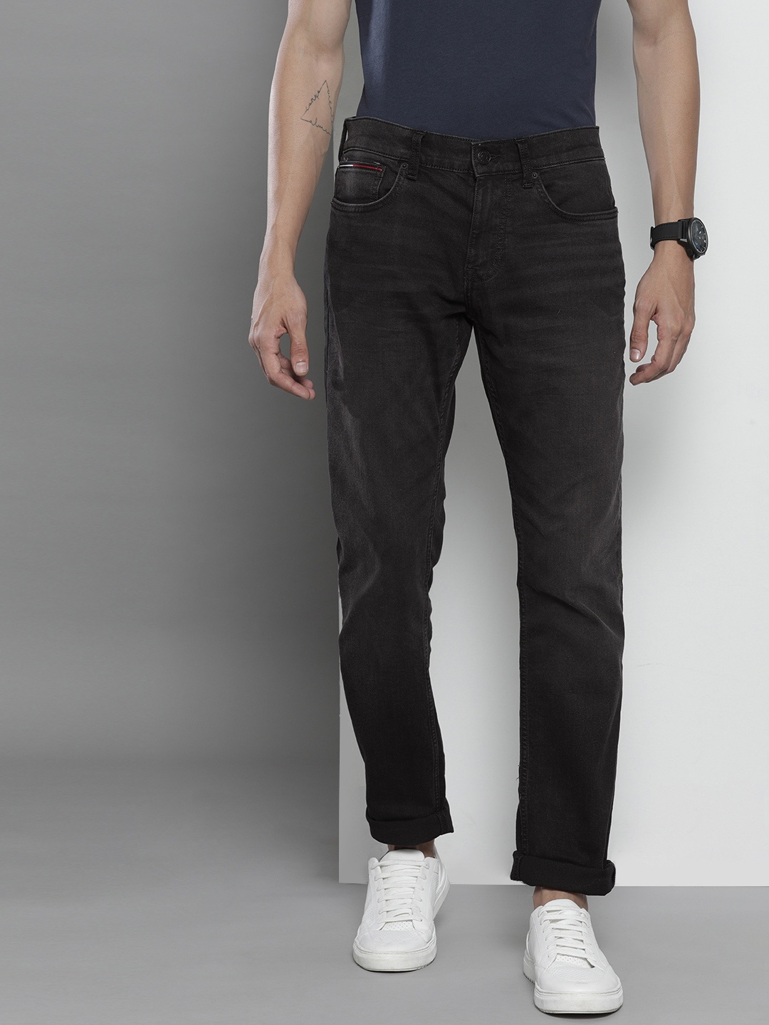 

Tommy Hilfiger Men Black Scanton Slim Fit Light Fade Stretchable Jeans