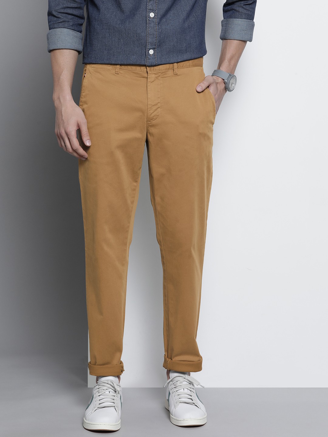 

Tommy Hilfiger Men Brown Solid Chinos