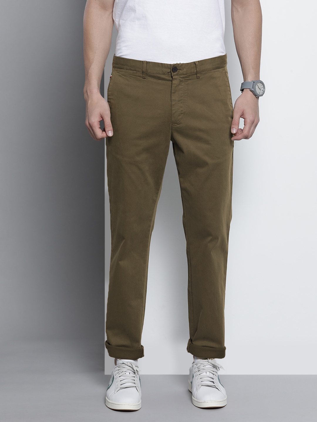 

Tommy Hilfiger Men Green Solid Chinos