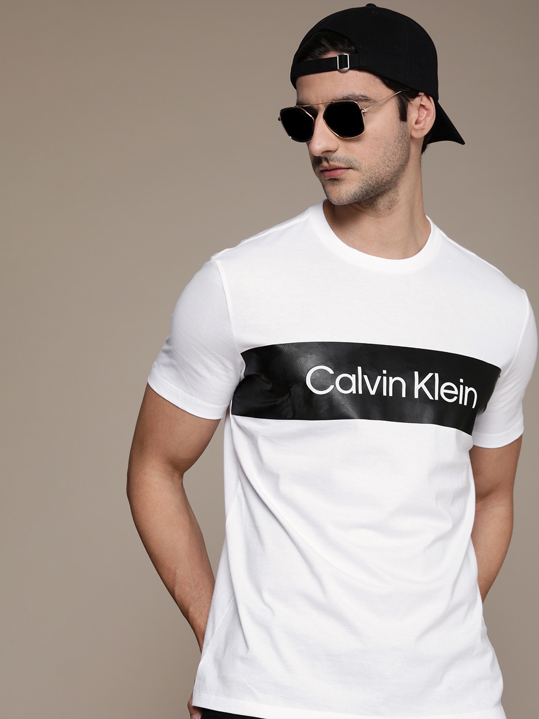 

Calvin Klein Jeans Men White Pure Cotton T-shirt With Black Colourblock