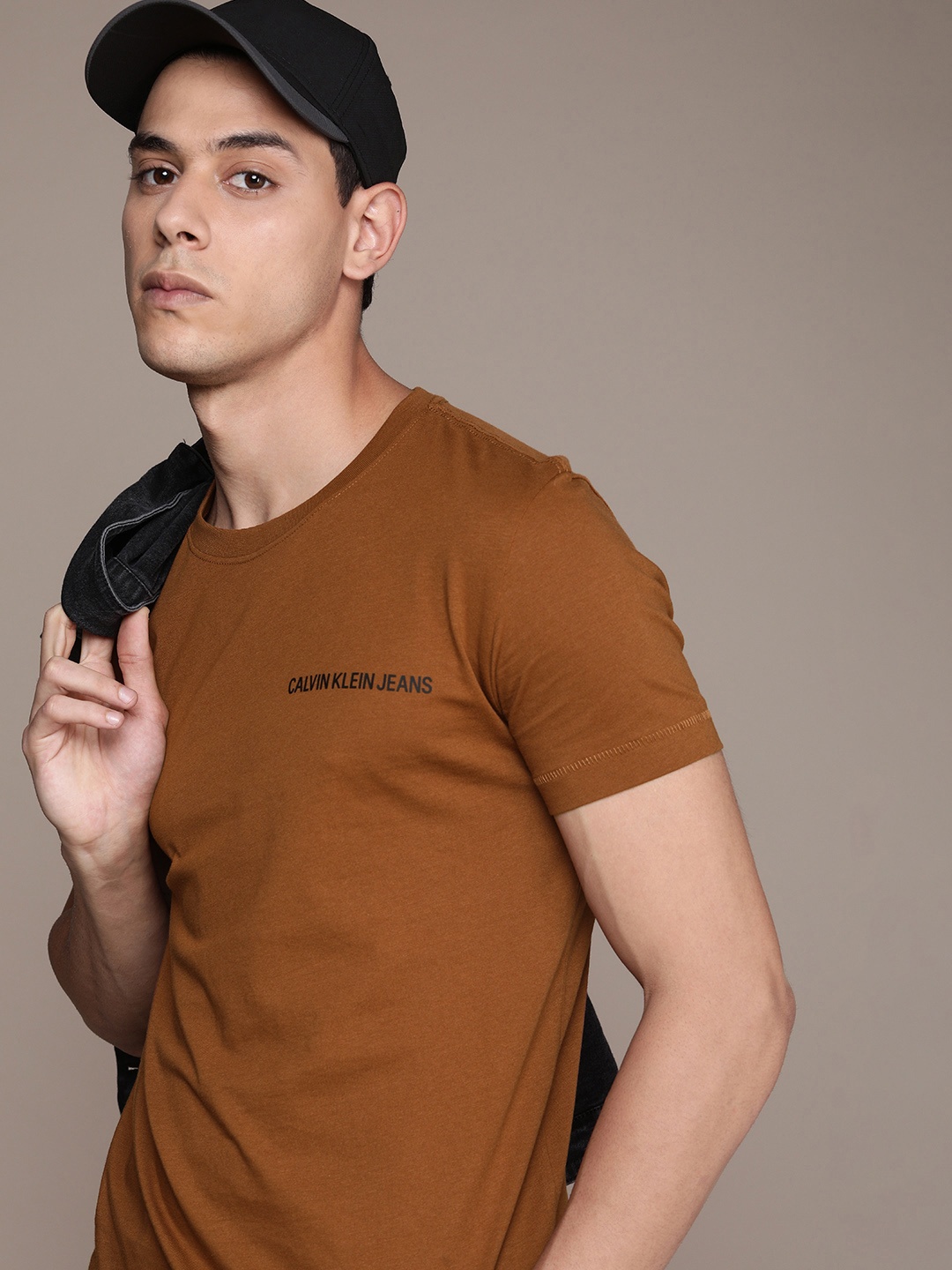 

Calvin Klein Jeans Men Brown Brand Logo Organic Cotton T-shirt
