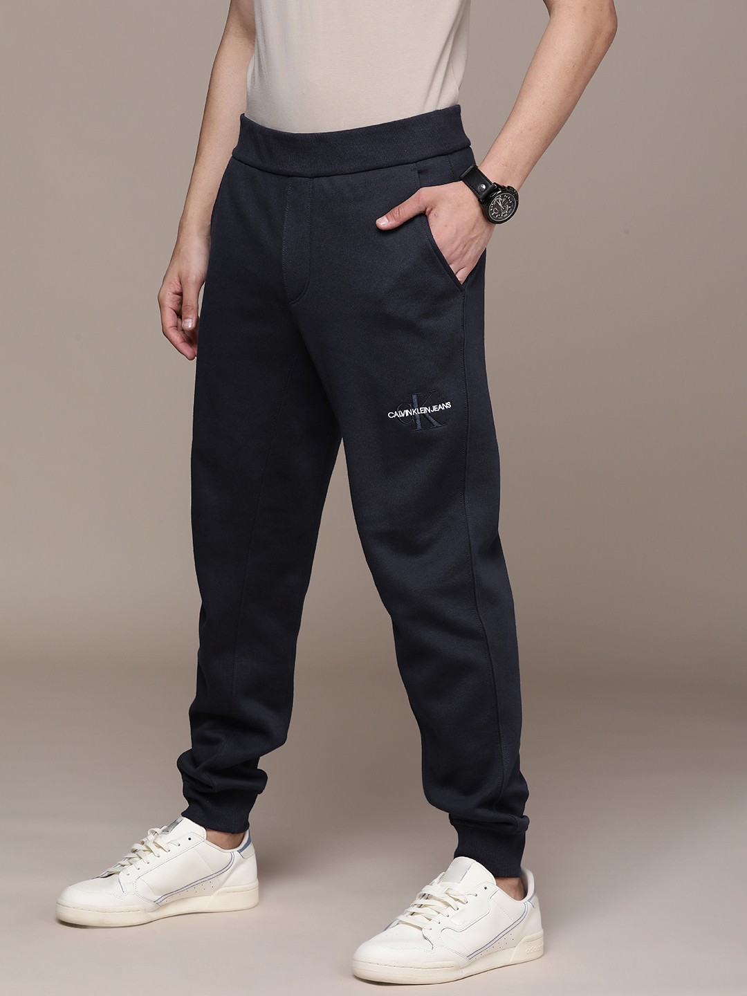 

J318159CHW-Night Sky CALVIN KLEIN MEN'S SOLID NAVY BLUE TRACK PANTS