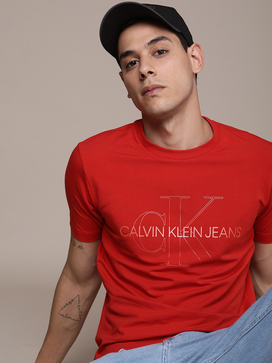 

Calvin Klein Jeans Men Red Brand Logo Printed Slim Fit T-shirt