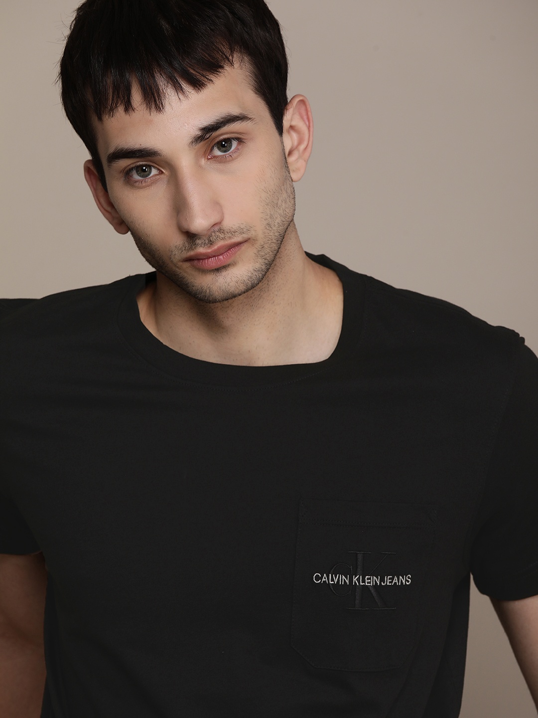 

Calvin Klein Jeans Men Black Brand Logo Pockets Pure Cotton T-shirt