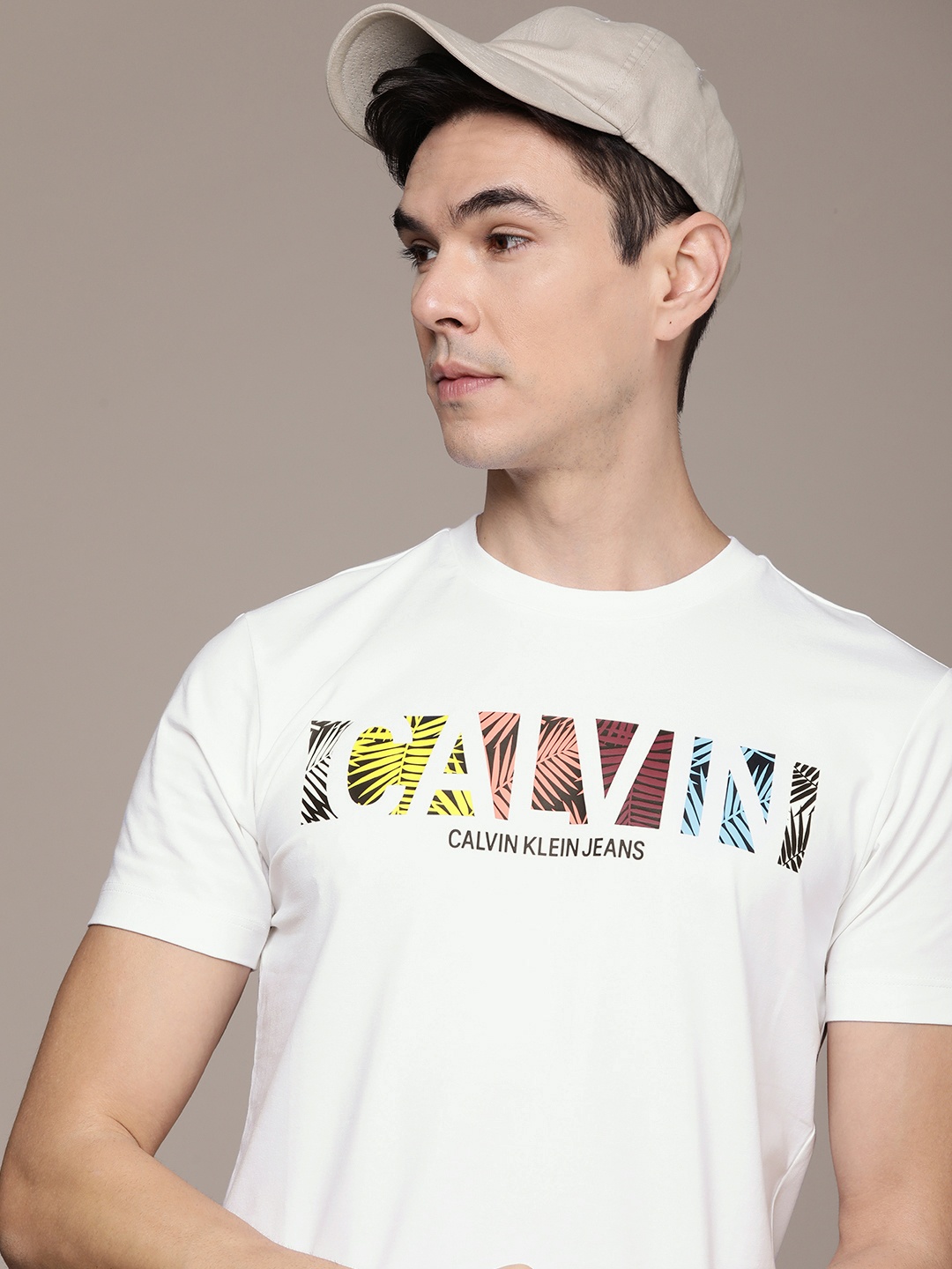 

Calvin Klein Jeans Men White Brand Logo Printed T-shirt