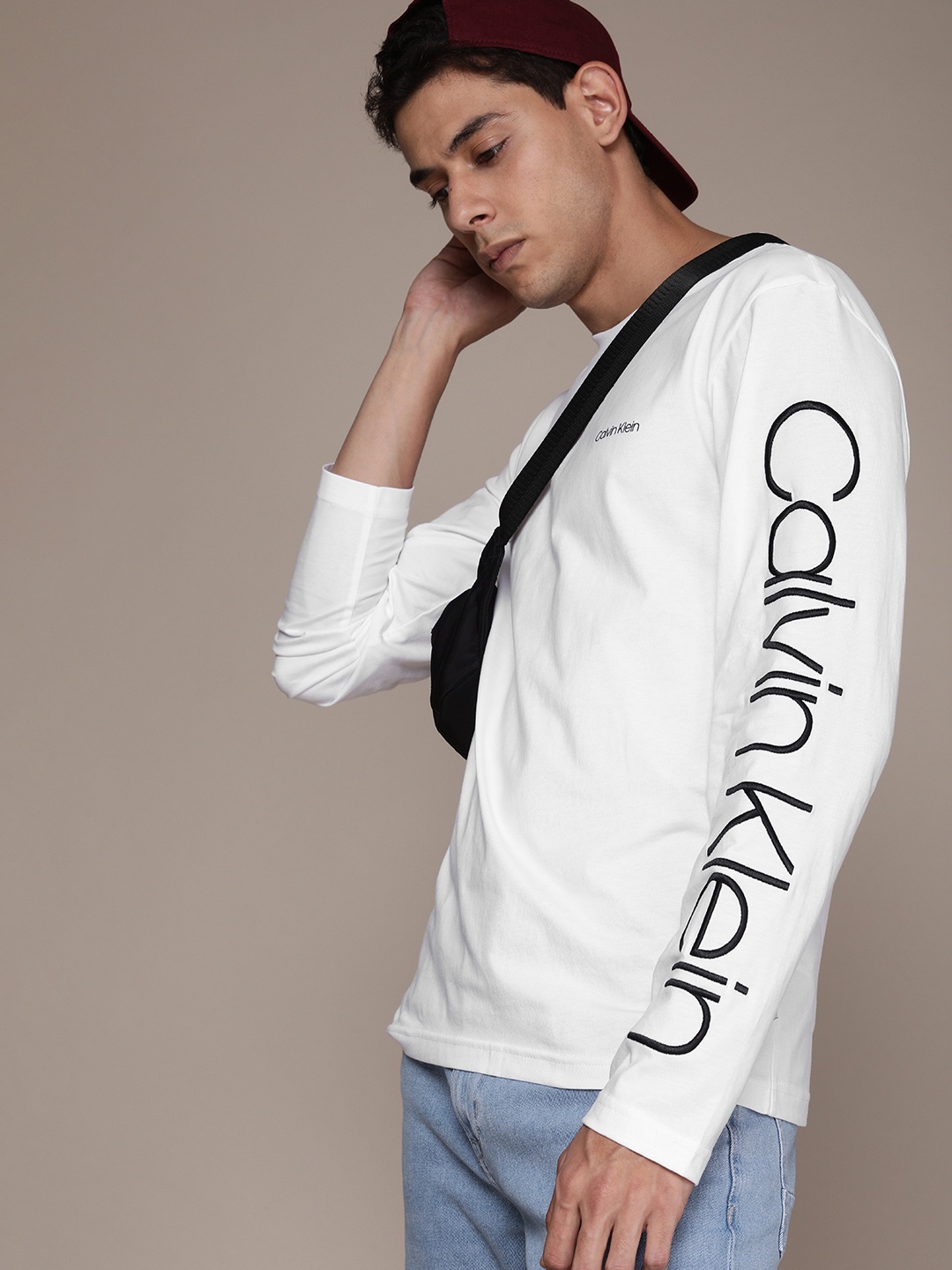 

Calvin Klein Jeans Men White Black Printed Pure Cotton T-shirt