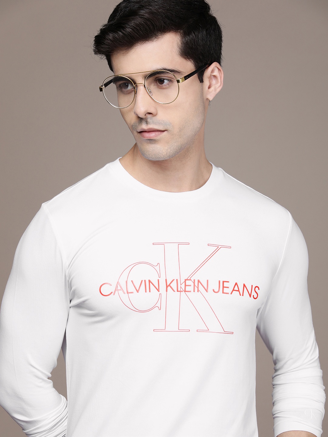 

Calvin Klein Jeans Men White Brand Logo Printed Slim Fit T-shirt