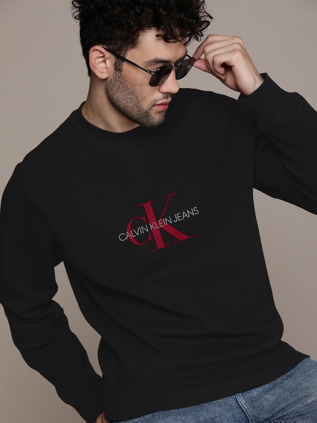 

Calvin Klein Jeans Men Black Brand Logo Printed Sweatshirt