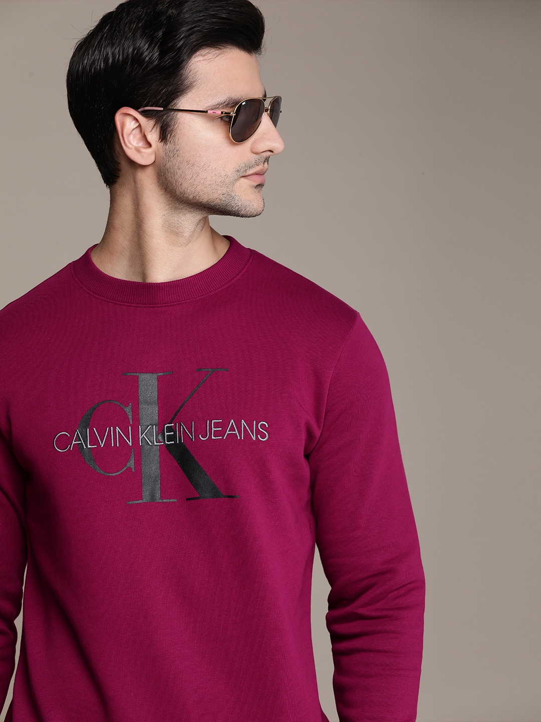 

Calvin Klein Jeans Men Magenta & Grey Printed Sweatshirt