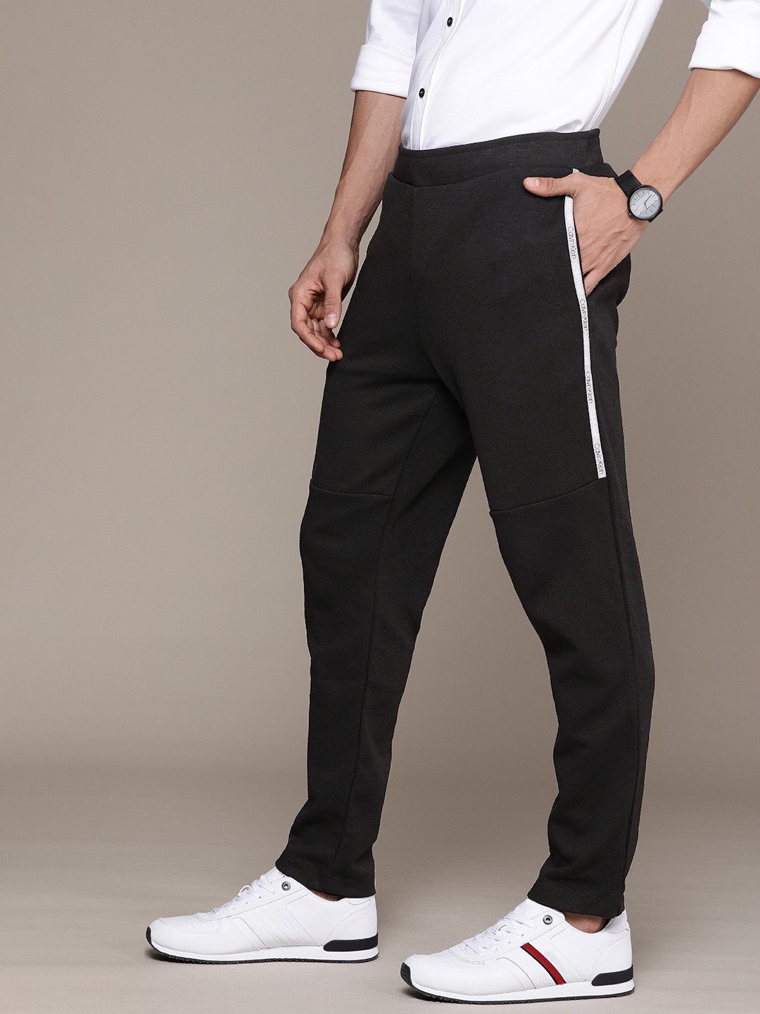 

Calvin Klein Jeans Men Black Solid Track Pants
