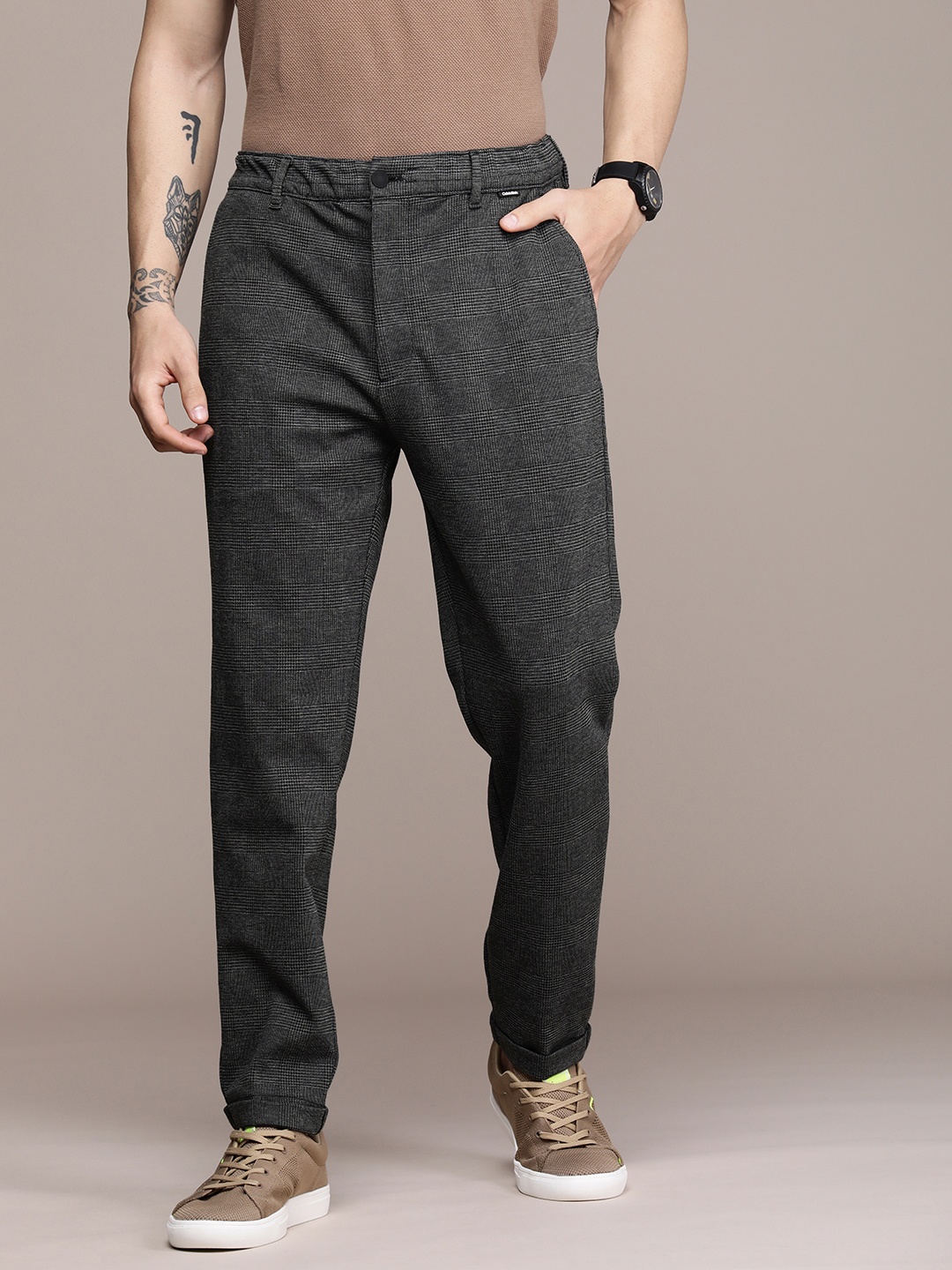 

Calvin Klein Jeans Men Charcoal Grey Textured Tapered Fit Trousers
