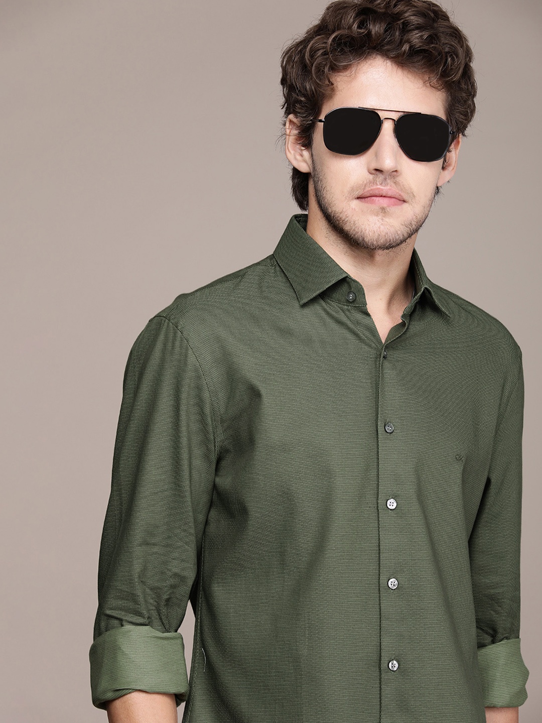 

Calvin Klein Jeans Men Olive Green Textured Slim Fit Casual Shirt