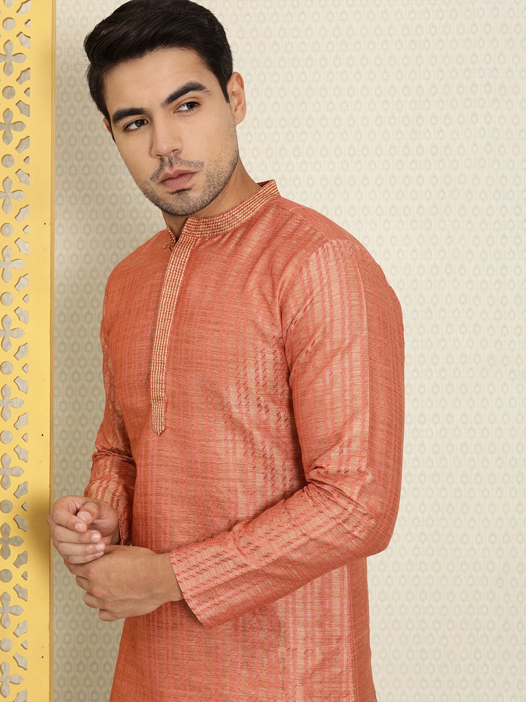 

House of Pataudi Men Orange & Pink Geometric Kurta