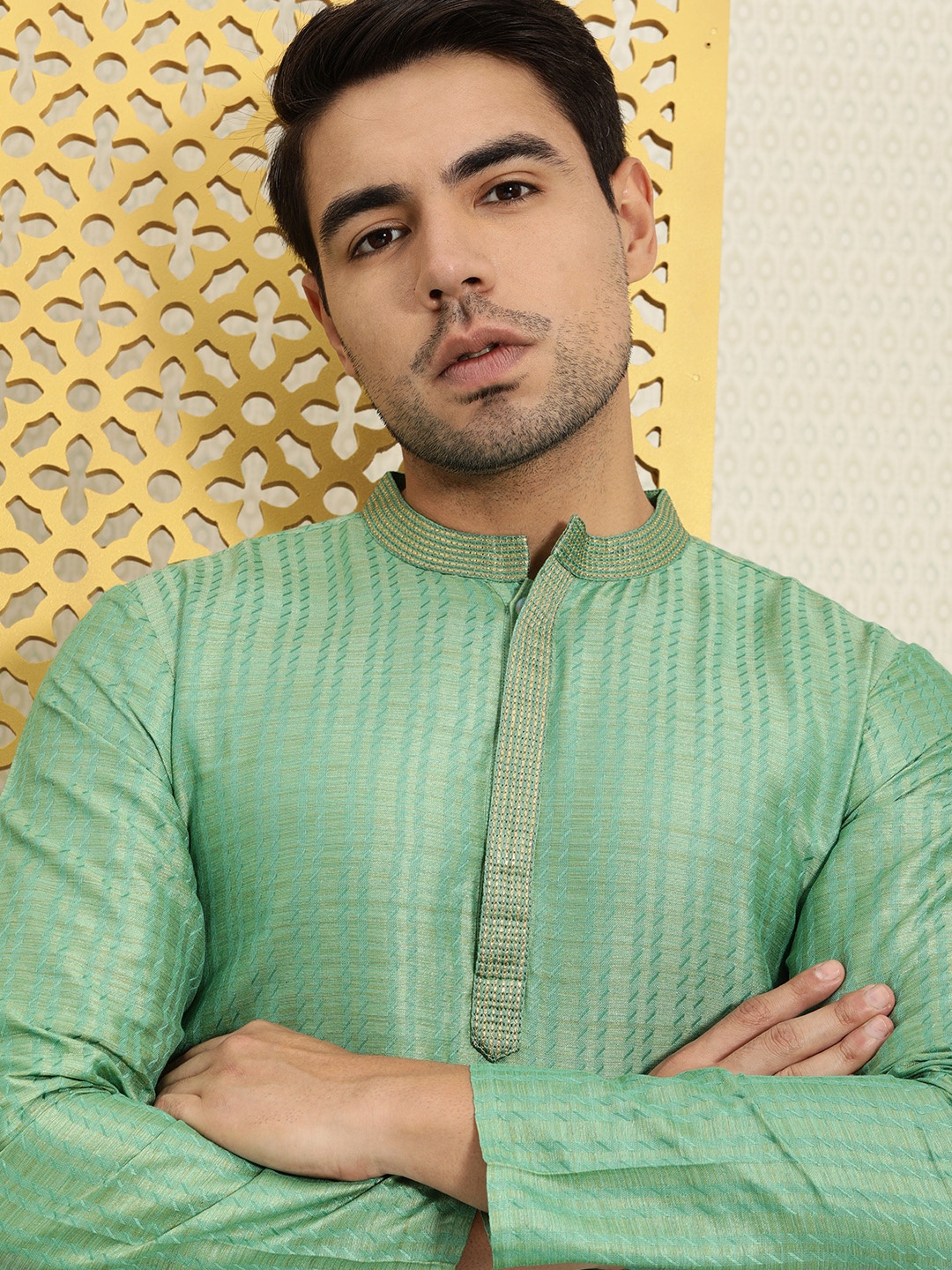 

House of Pataudi Men Green Self Striped Thread Work Straight Rozana Kurta