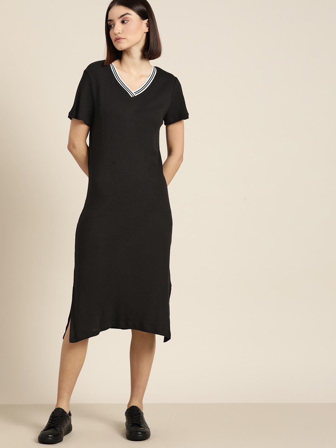 

ether Black & White Ribbed Stretchable Column Dress