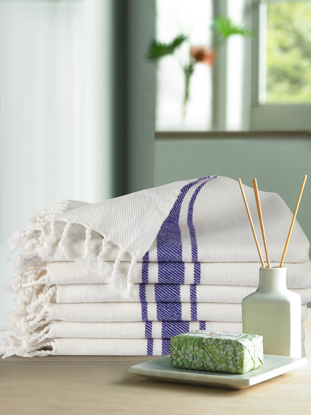 

KLOTTHE Set Of 6 White & Blue Solid Pure Cotton 300 GSM Hand Towels