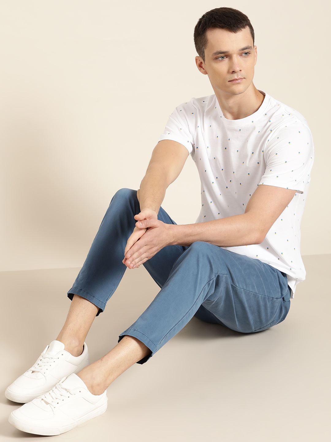 

ether Men White Navy Blue Geometric Printed Pure Cotton T-shirt