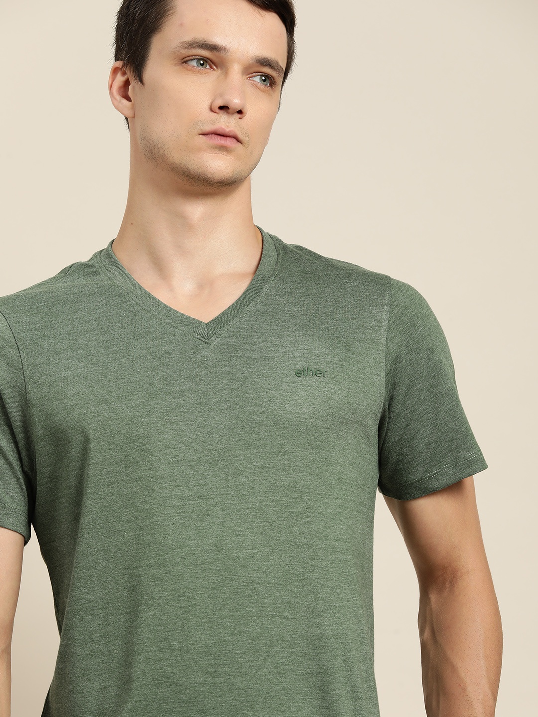 

ether Men Green Solid V-Neck T-shirt