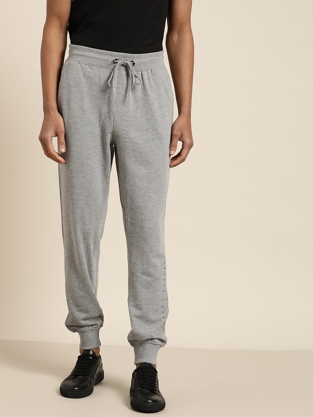 

ether Men Grey Melange Solid Joggers