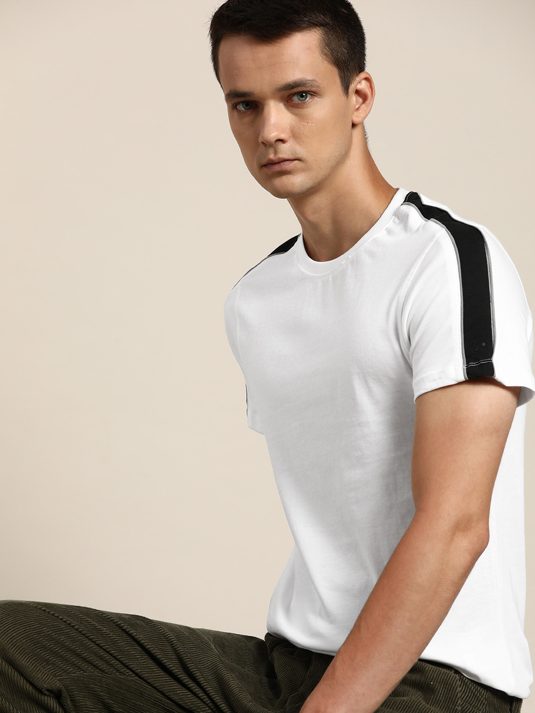 

ether Men White Pure Cotton Solid T-shirt