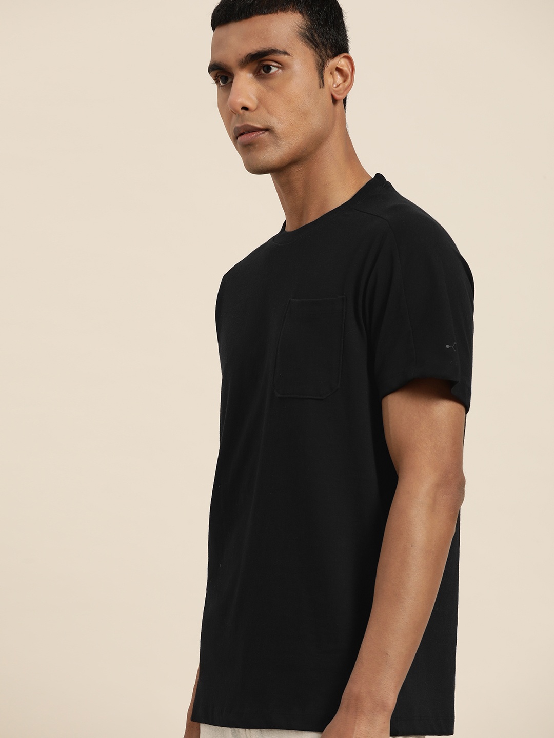 

ether Men Black Pure Cotton Solid Pocket T-shirt