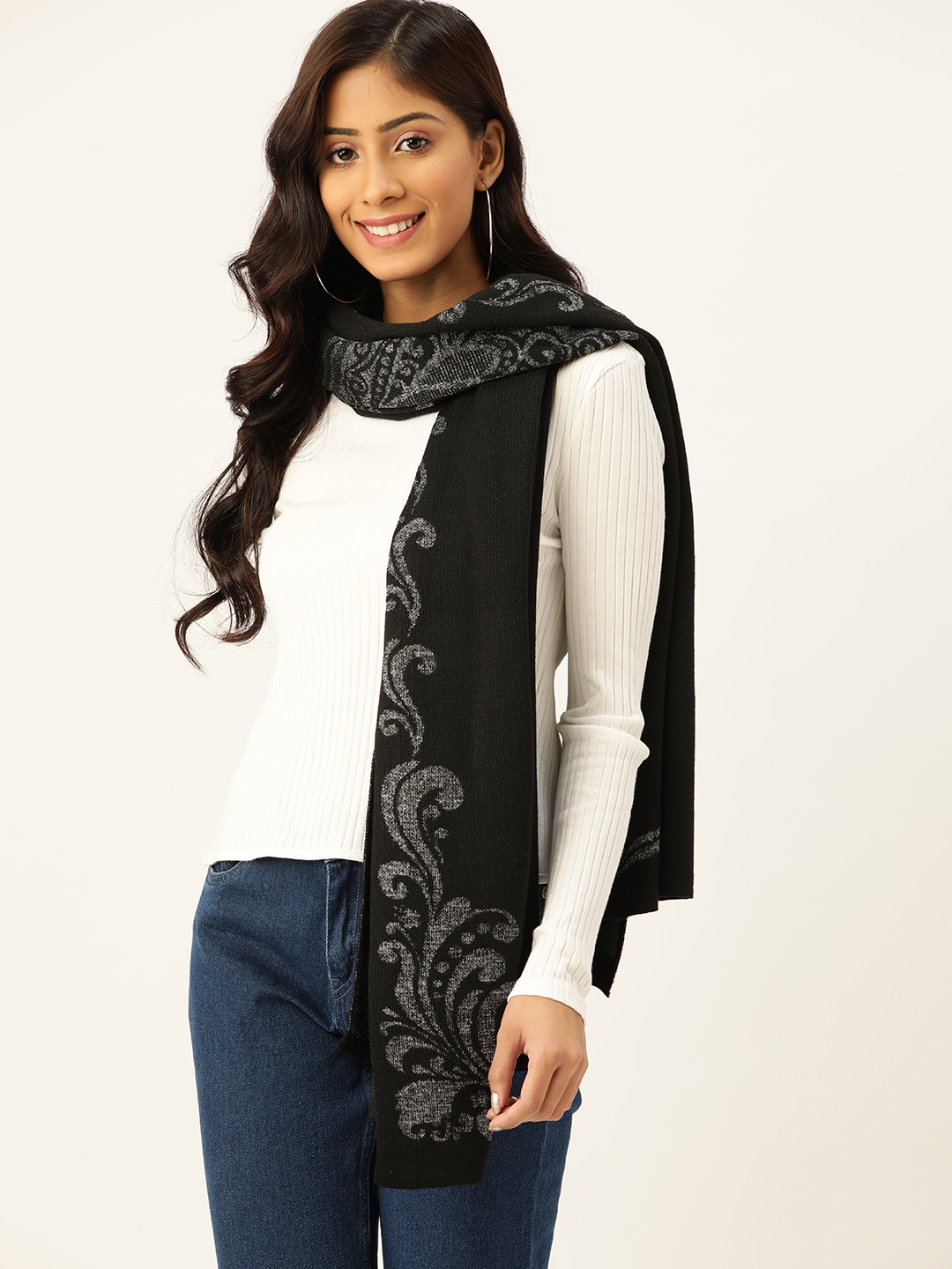 

American Eye Women Black & Silver Printed Stole