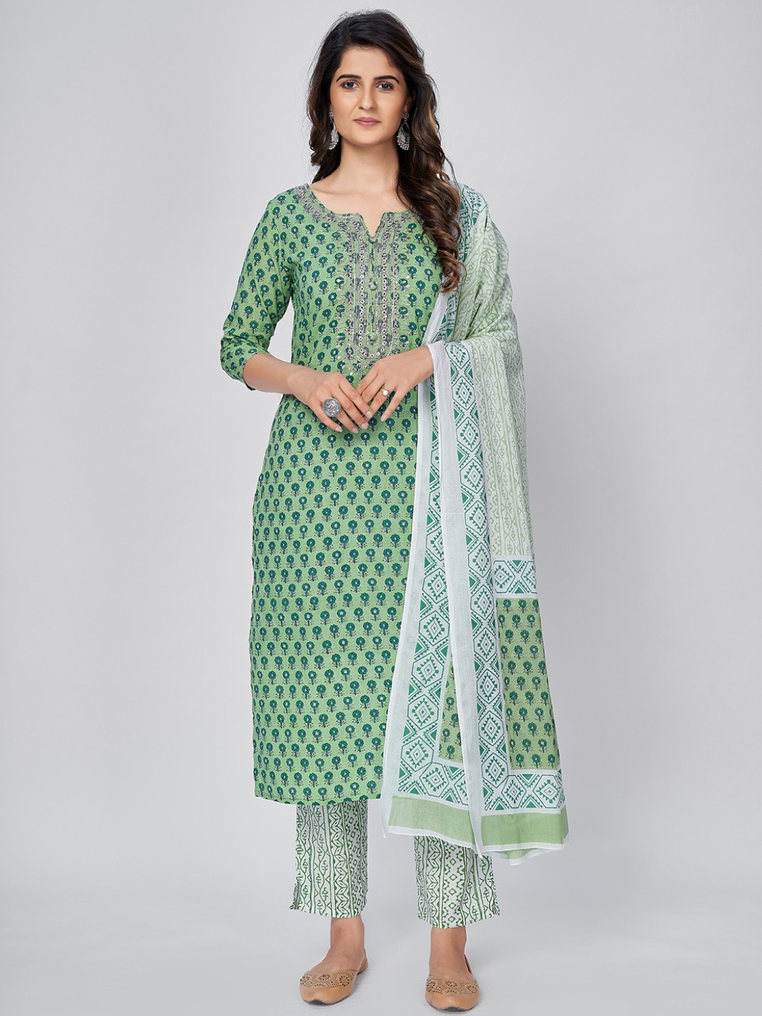 

Vbuyz Women Green Ethnic Motifs Printed Kurta with Trousers & With Dupatta