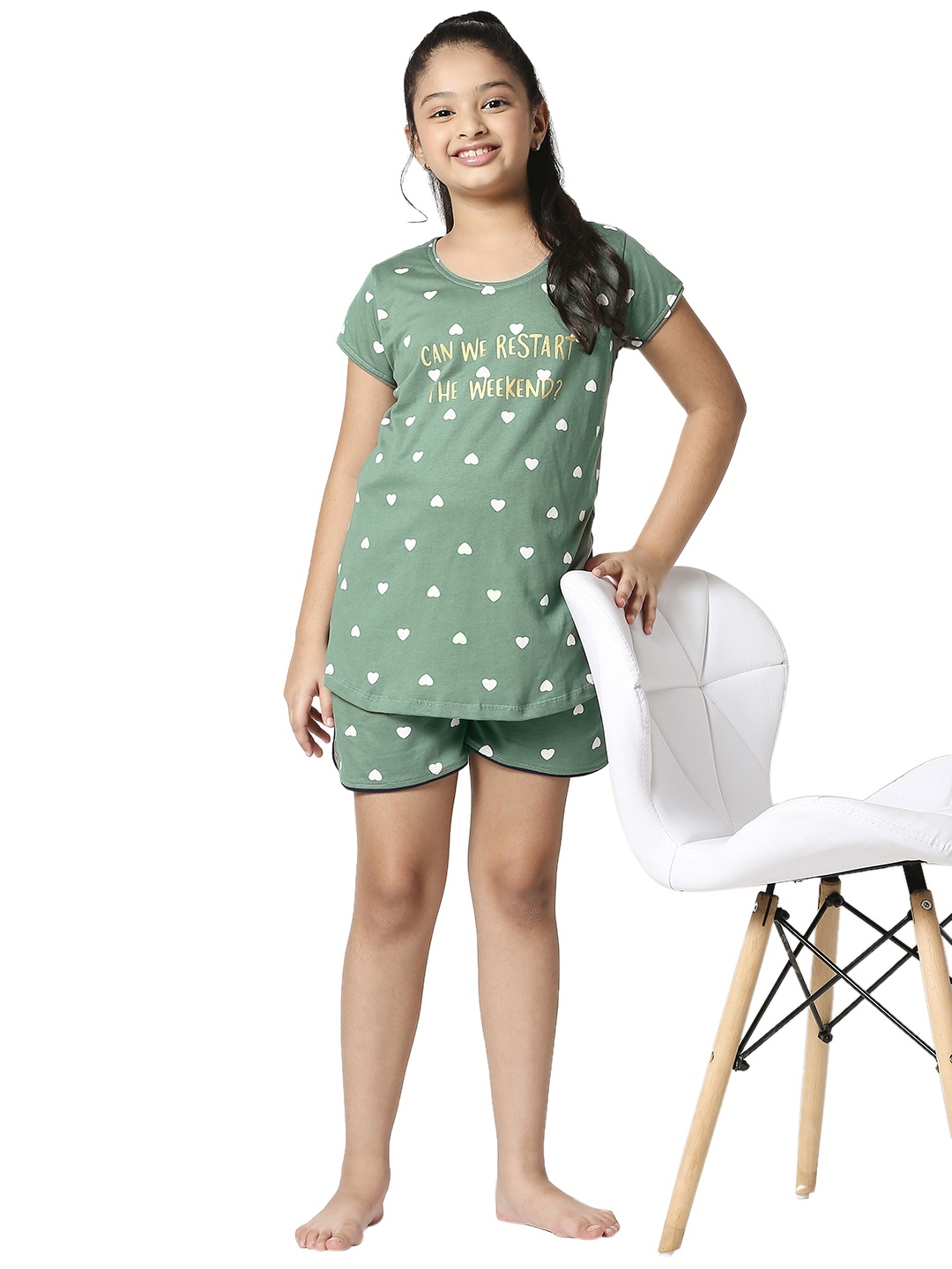 

Zeyo Girls Green & White Printed Cotton Night Suit