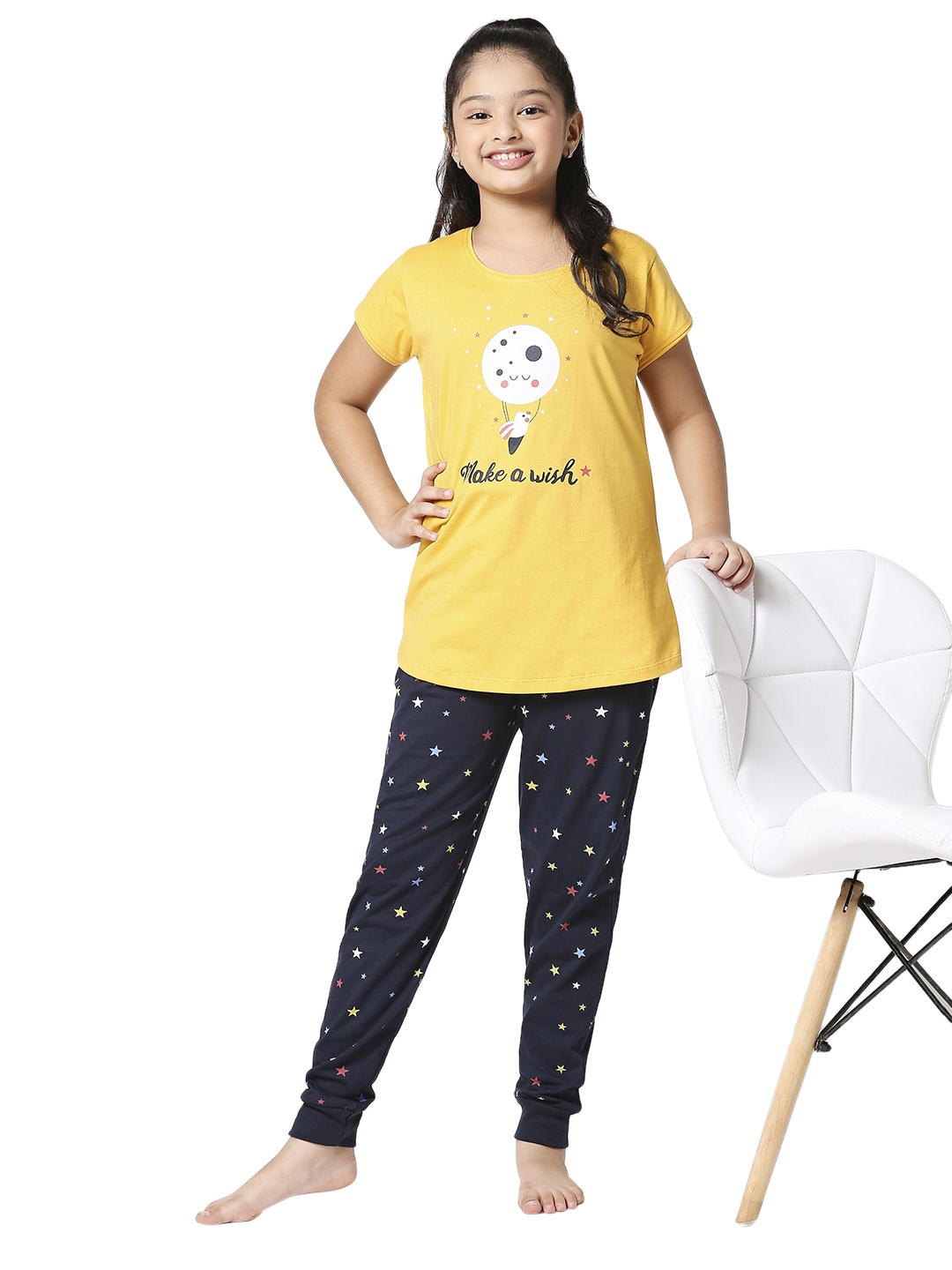 

Zeyo Girls Yellow & Navy Blue Printed Night suit