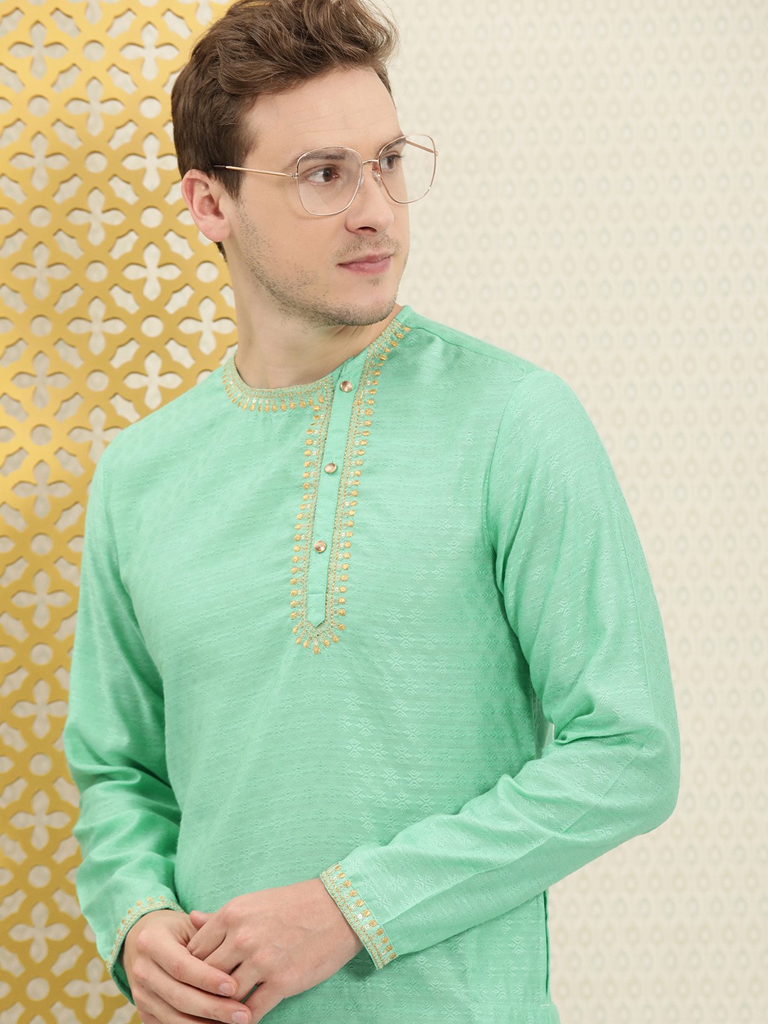 

House of Pataudi Men Teal Embroidered Round Neck Kurta