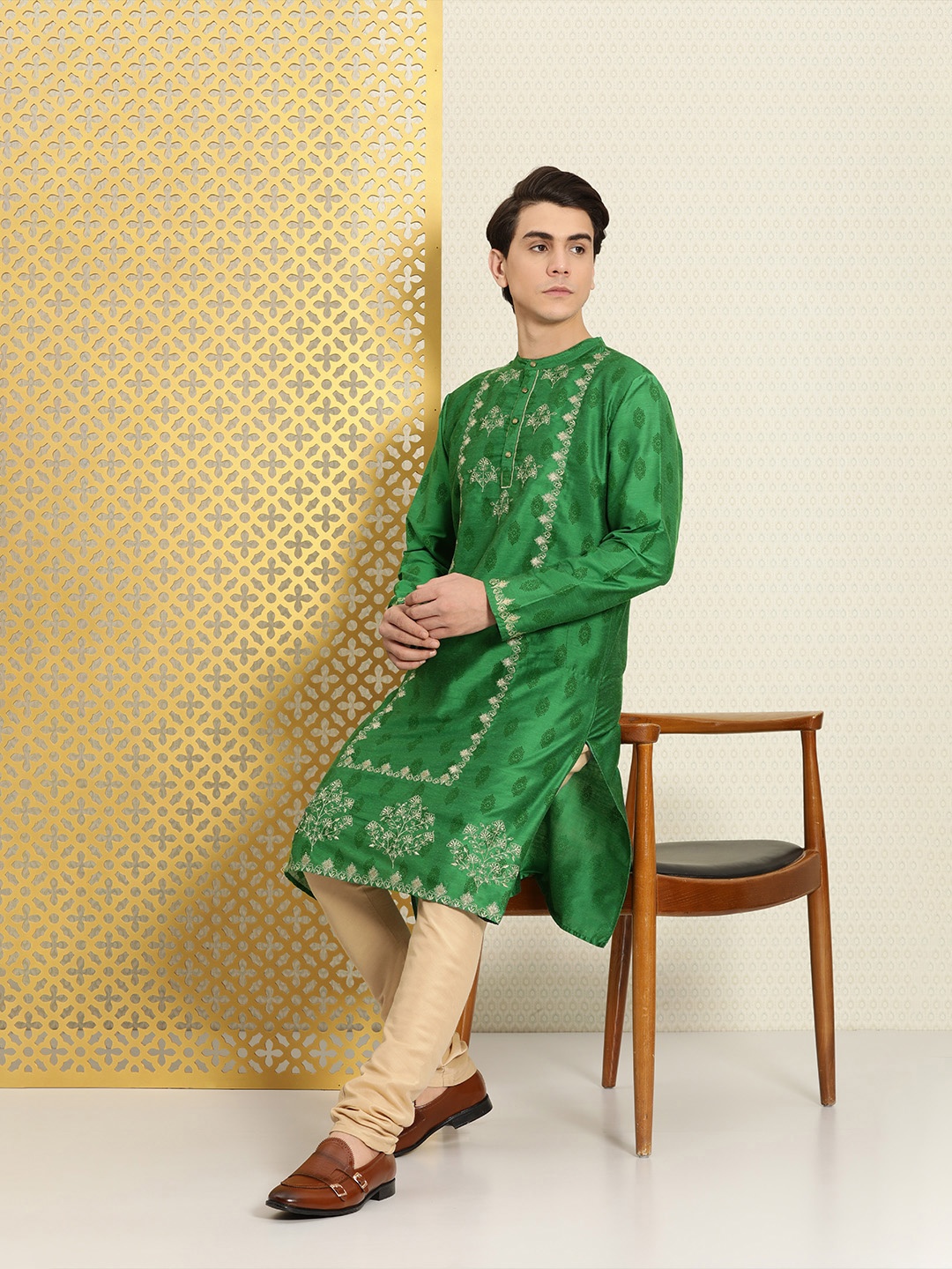 

House of Pataudi Men Ethnic Motifs Printed Zari Work Jashn Kurta, Green