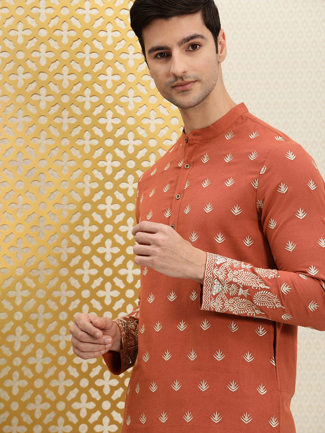 

House of Pataudi Men Rust-Coloured Jashn Embroidered Mirror Work Kurta