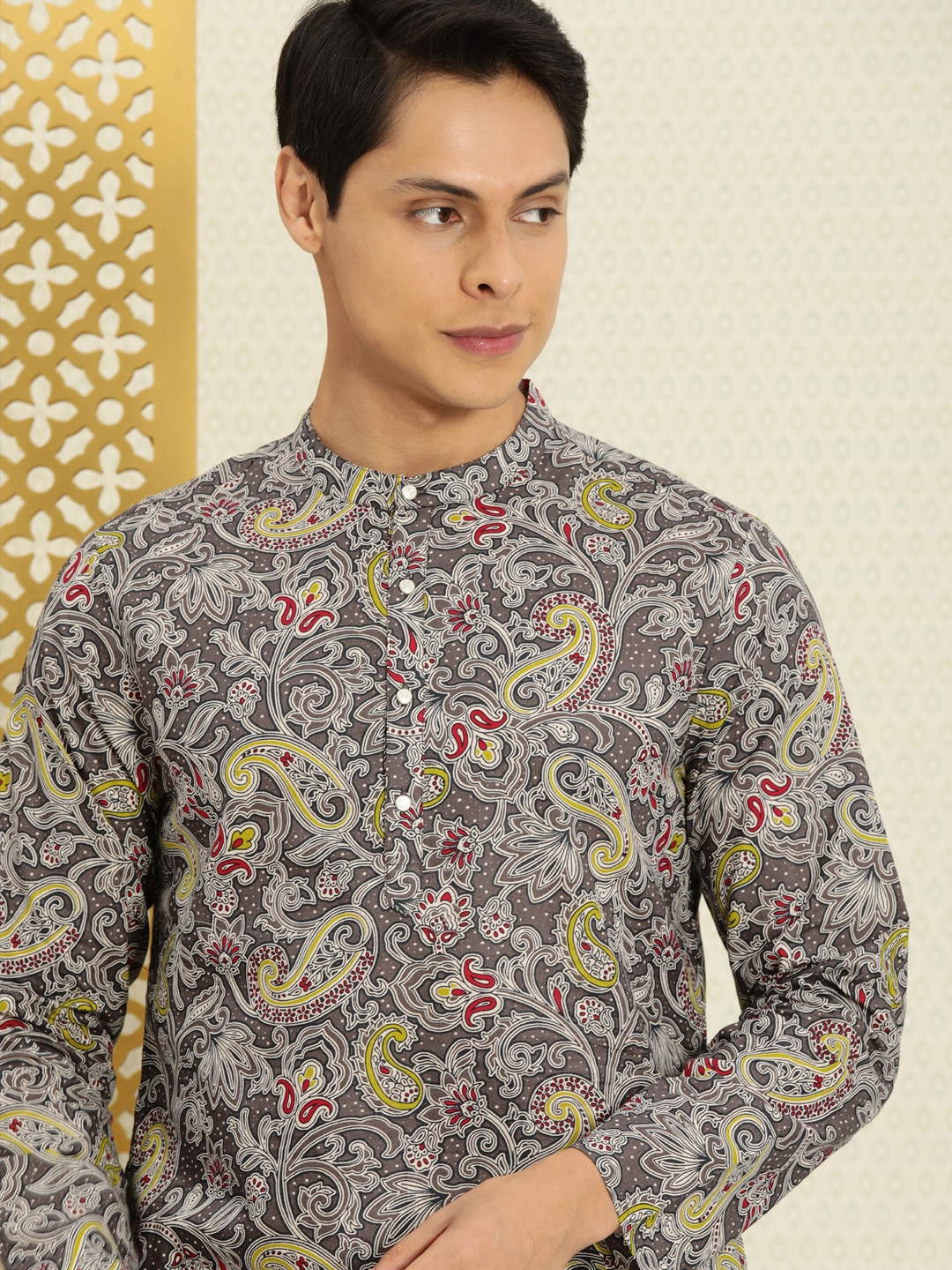 

House of Pataudi Men Grey & Red Ethnic Motifs Printed Kurta