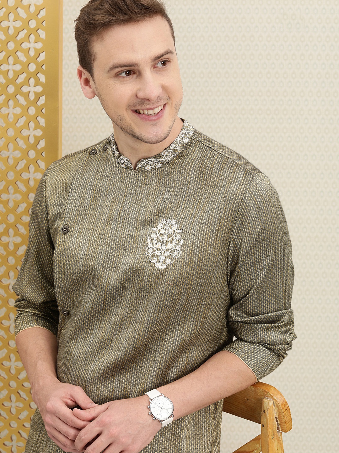 

House of Pataudi Men Olive Green & Beige Woven Design Thread Work Jashn Kurta